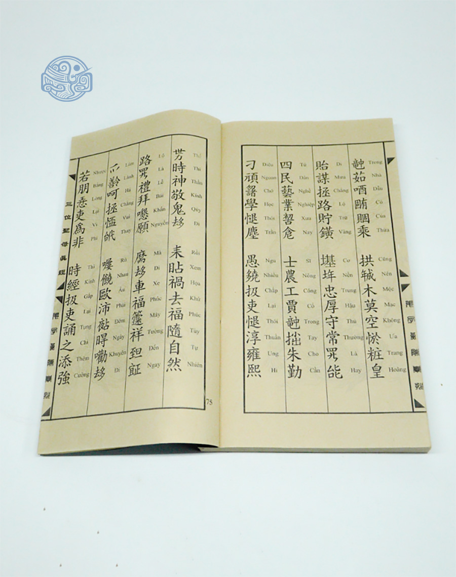 Sách Chính kinh diễn âm song ngữ tuyến chỉ - Ảnh 3